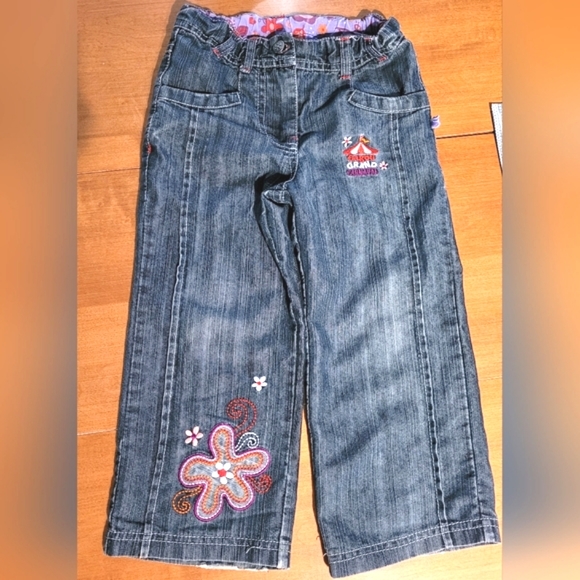 ⏰️3/$10 3T GagouTagou Embroidered jeans - Picture 1 of 11